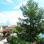 Blissful Bay - With Terrace Lejlighed