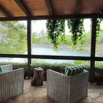 Blissful Bay - With Terrace Lejlighed