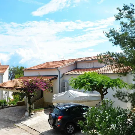 Blissful Bay - With Terrace Lejlighed
