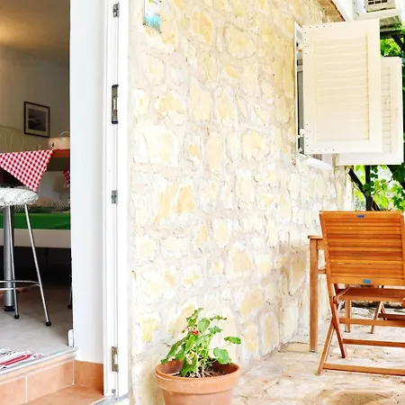Blissful Bay - With Terrace Vrboska